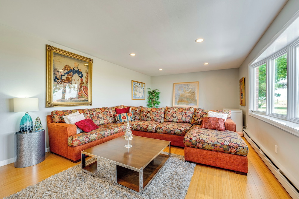 Mtn-view Home w/ Pickleball Court in Louisville!
