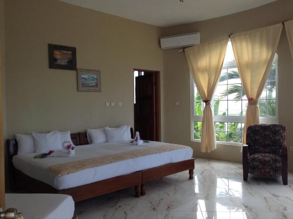 Waters Edge Guest House