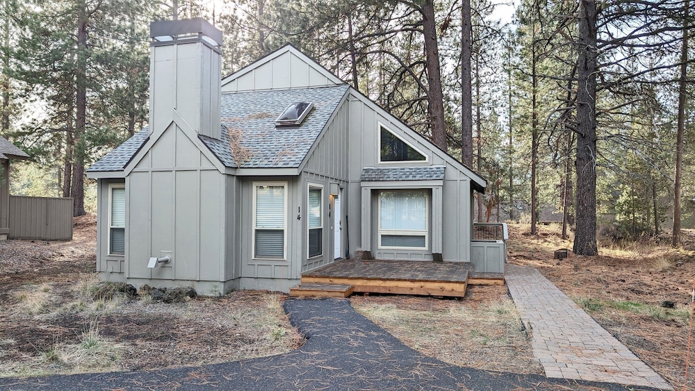 Sequoia 14 2 Bedroom Home