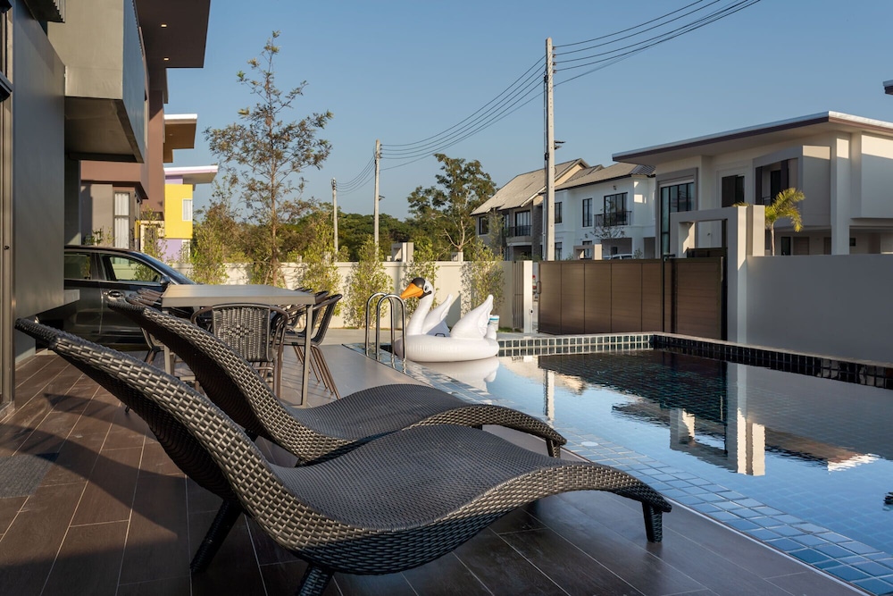 Kanna Pool Villa