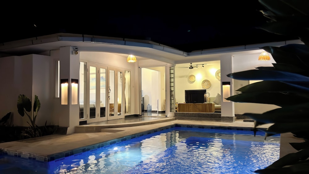 LaLeBay Seminyak
