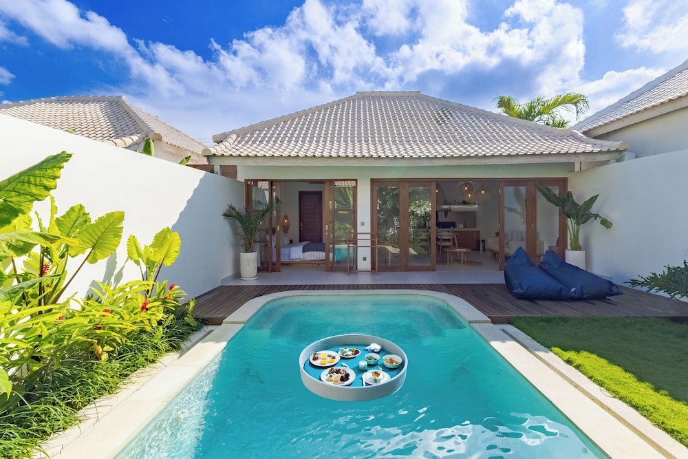 Villa Louna by Pertama Management