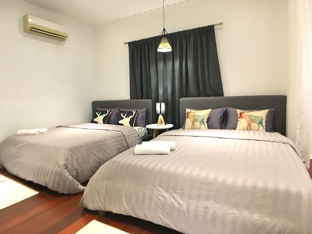 iBook8 Superior 1 Bedroom Gurney Suites by iBook Homestay