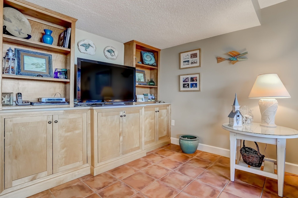 Omni Captains Court 1029 2 Bedroom Condo
