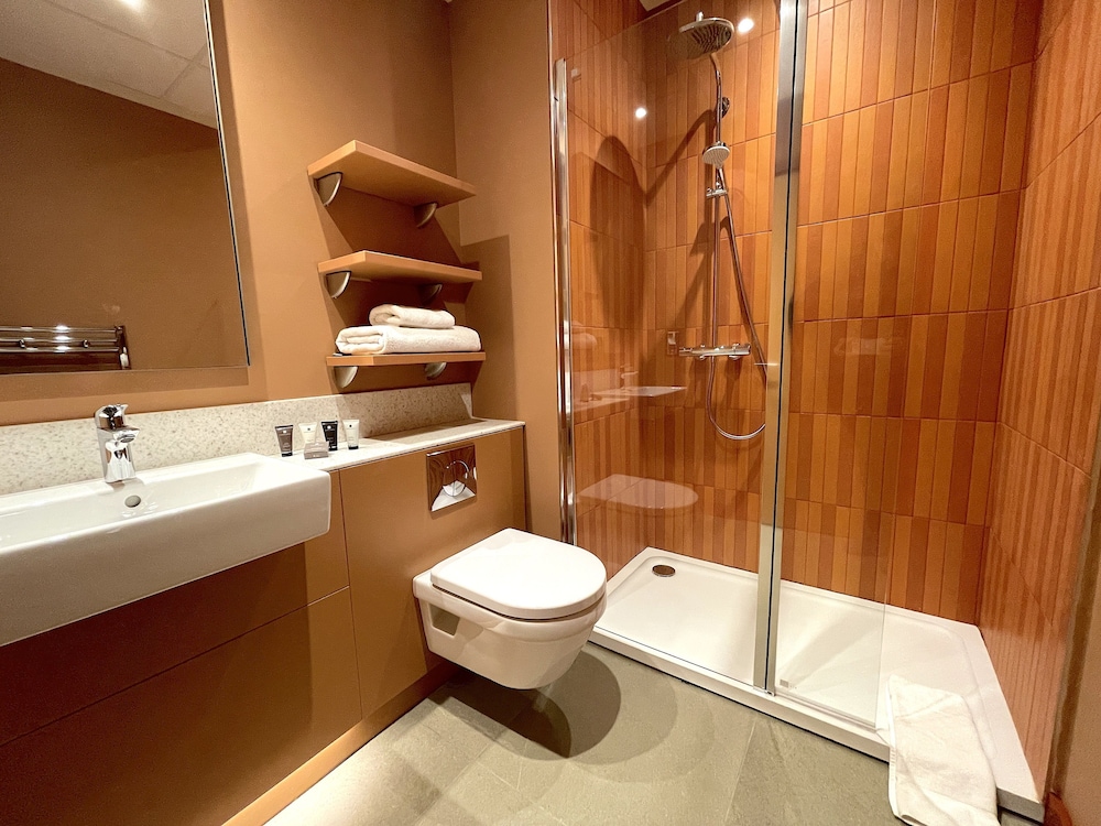 Doncaster Vacations - Hex Wildlife Hotel - Property Image 9