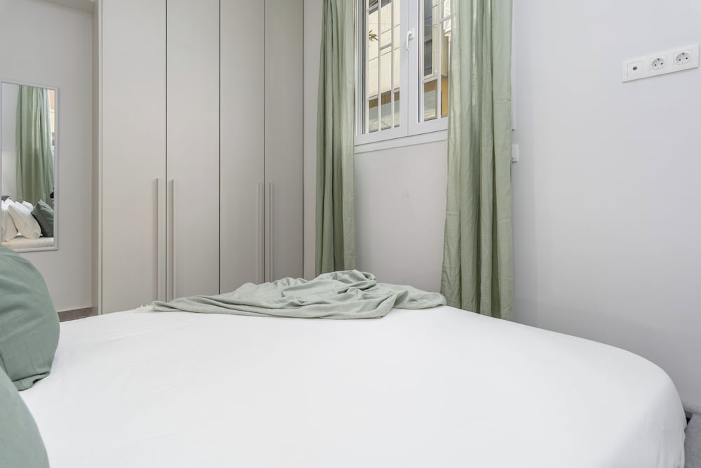 Penelope's Charming 2-BR Apt in Athens