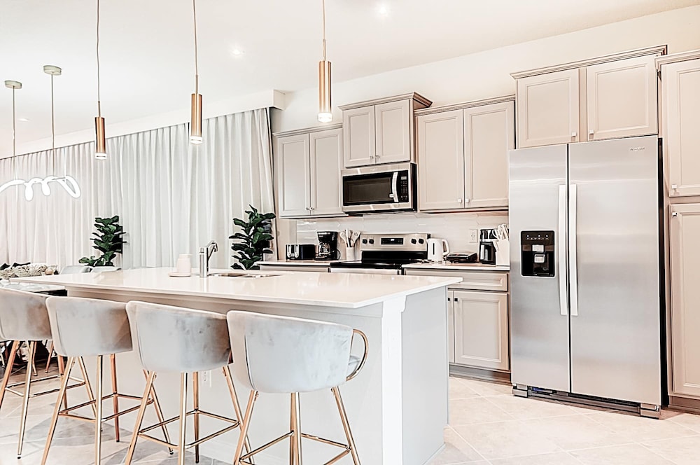 15975 Brand New 5BR Family House With Private Pool