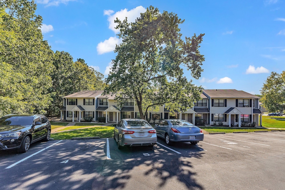 King 2BR Suite in Research Triangle Park