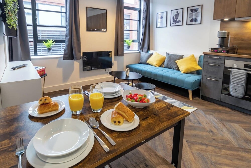 1 Bed Flat - Sleeps 4 - Pets - Parking - Wifi