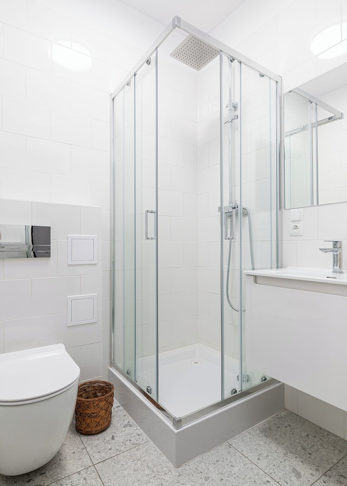RentPlanet - Apartamenty Rewolucji 1905