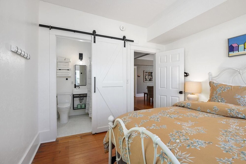 Saugatuck Harbor House