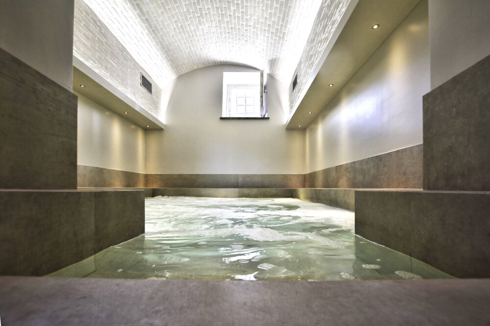 Corte Sospesa Guest House & Spa