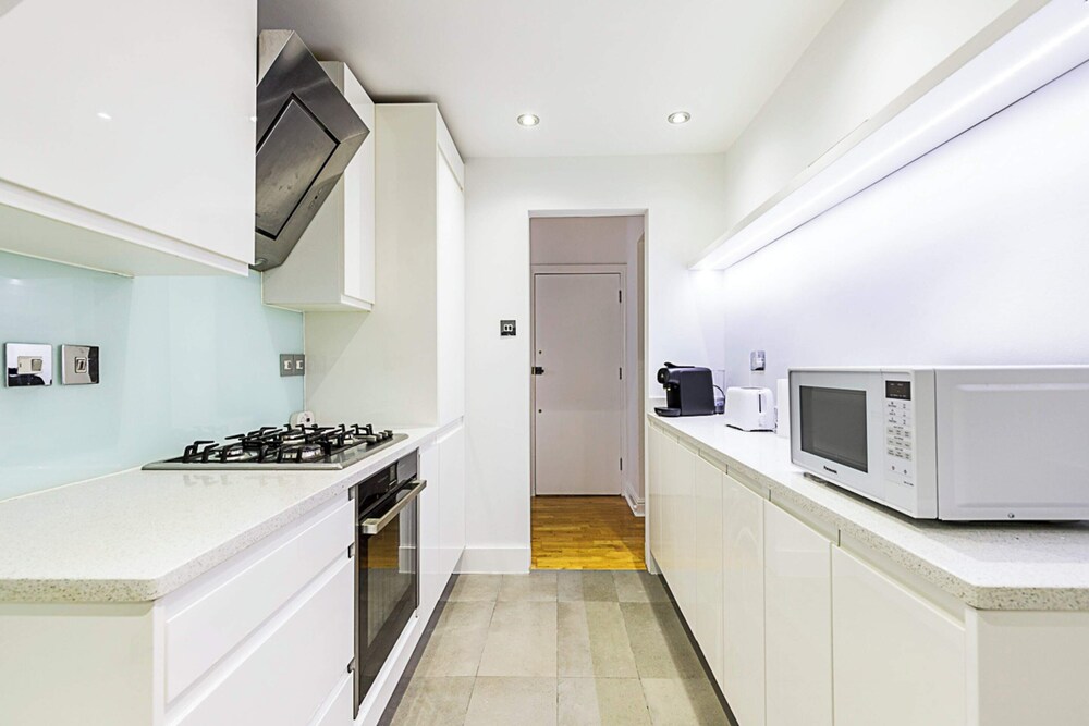 Charming Two-Bedroom Flat in West Hampstead