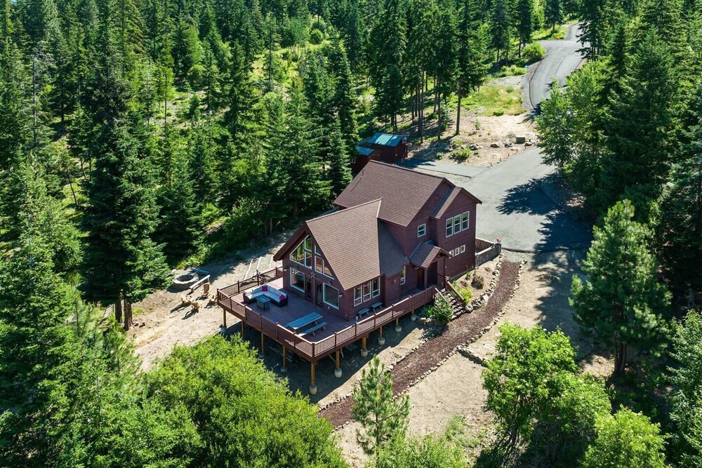 Luxury Mountain Cabin, Cle Elum, Washington State view 3