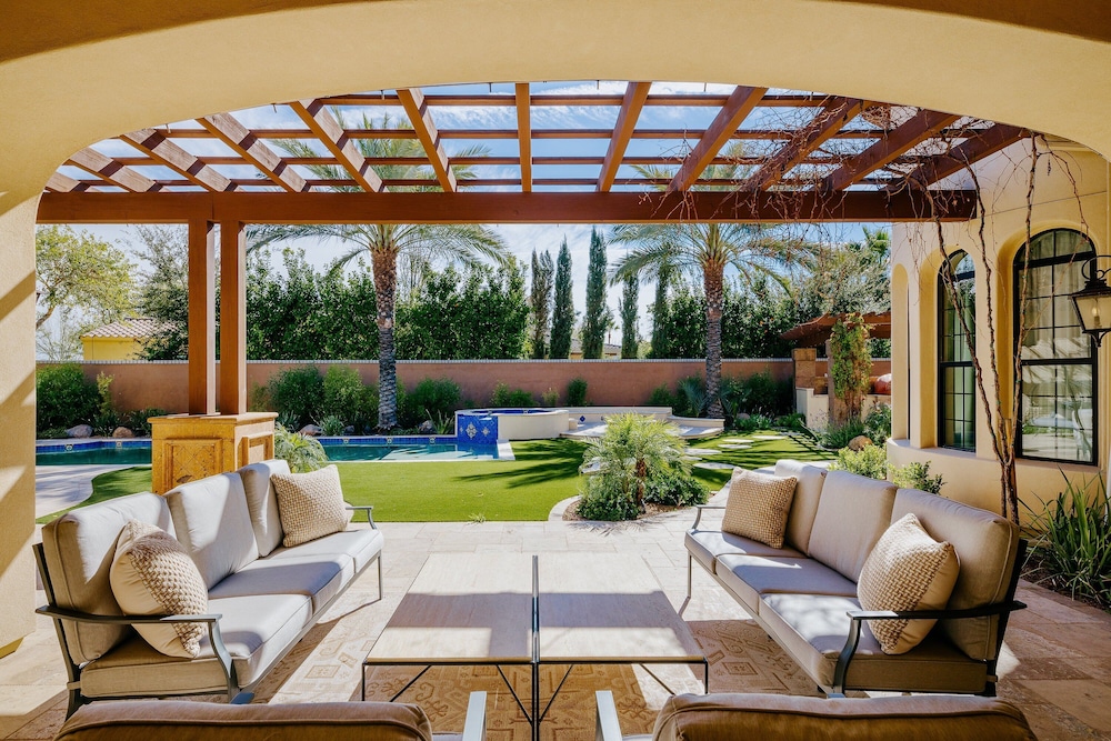 Luxe Poolside Paradise-pool & Spa-vanity Station