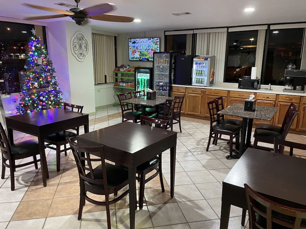 Del Rio Inn view 3