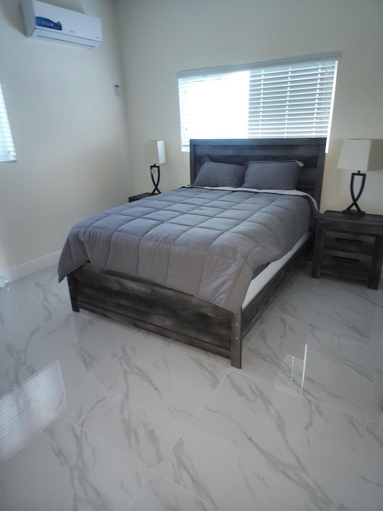 Grand Bahama Island - Freeport Vacations - Ellies Place - Property Image 2