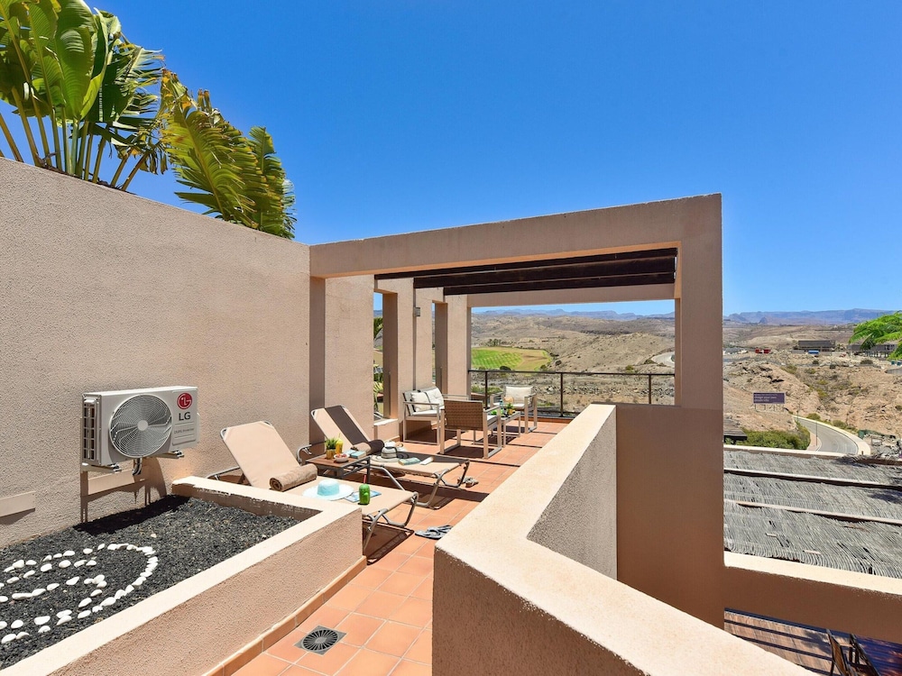 Bungalow With Communal Pool in Playa del Ingles