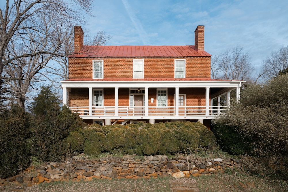 The Crossroads Inn