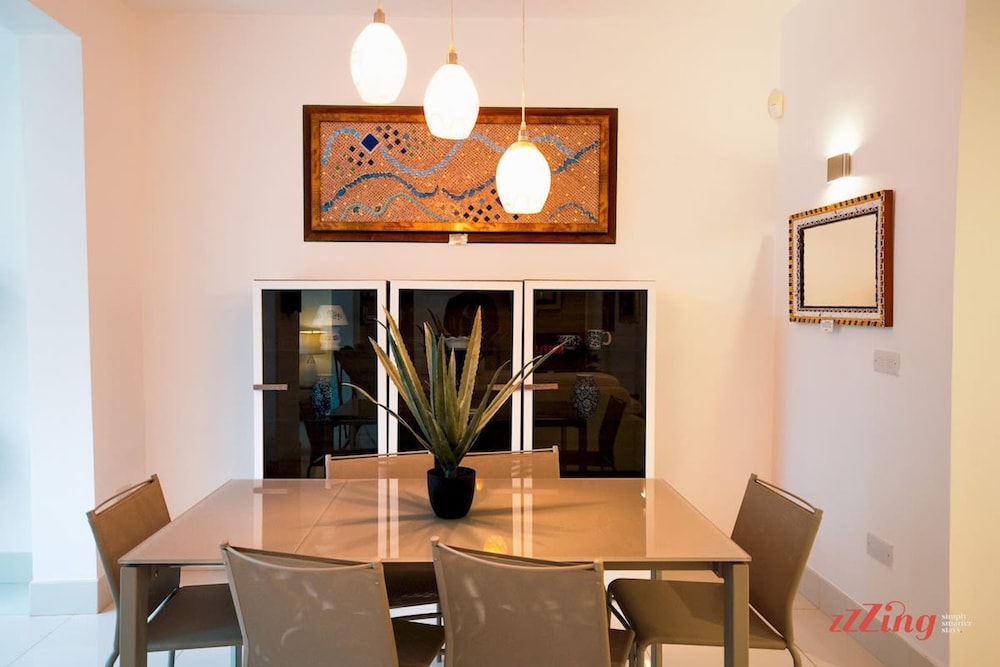 The Holiday Home Where Art Lives photo 5