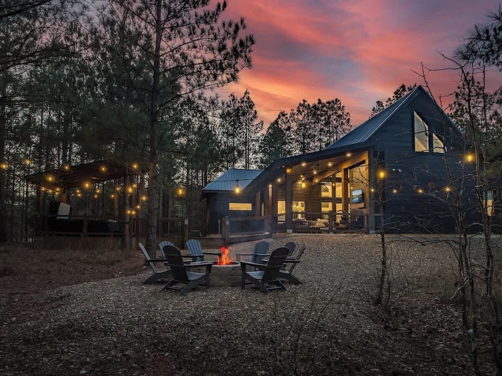 CABIN - Near BLACK MOUNTAIn