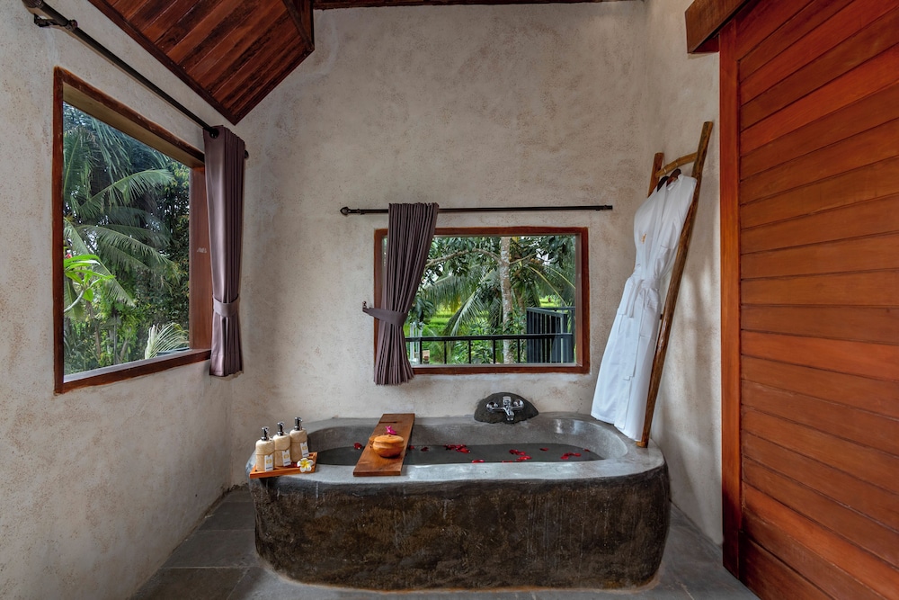 Hoshi Jungle Resort by Dhananjaya Hospitality