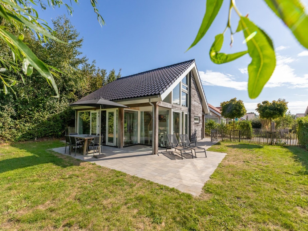Modern Holiday Home Near Beach