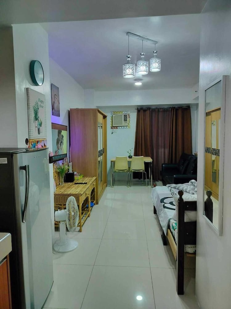Luxurious Condo in Quezon City With Private Pool and City Views