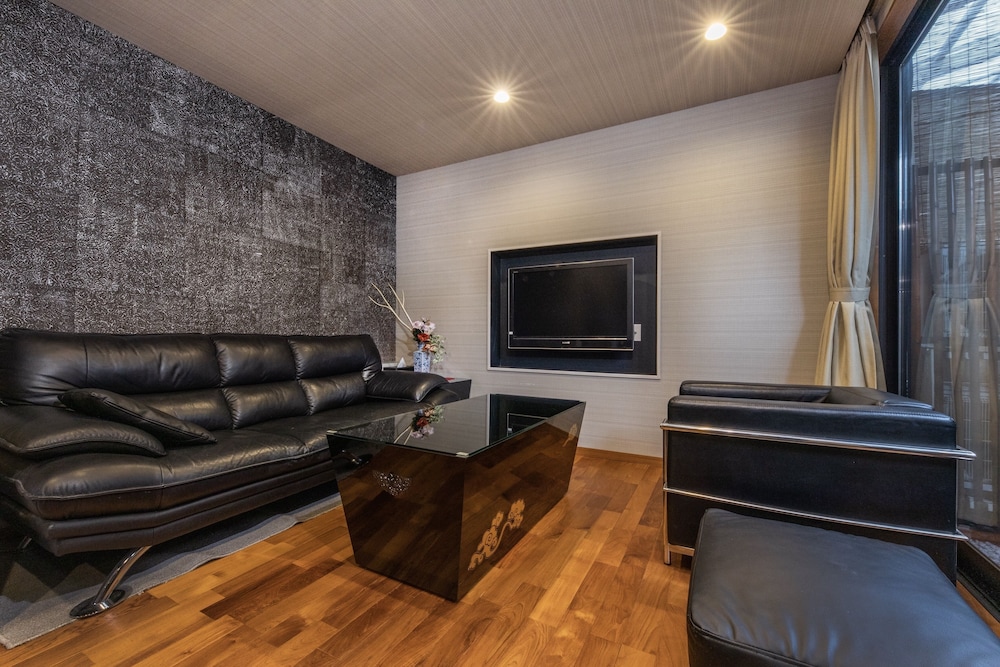 Shiki Homes HIGOYA photo 2