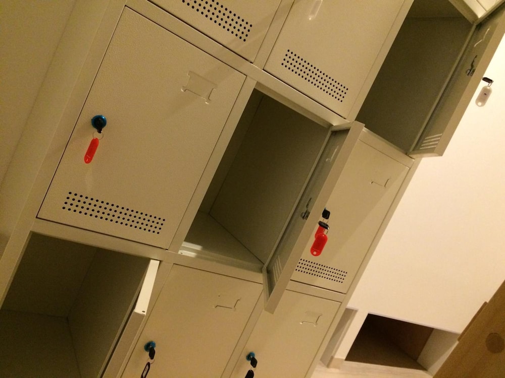 bnb+ Costelun Akiba - Hostel, Caters to Women