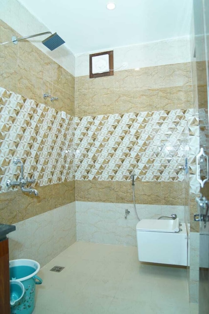 Hotel Mandakini Palace