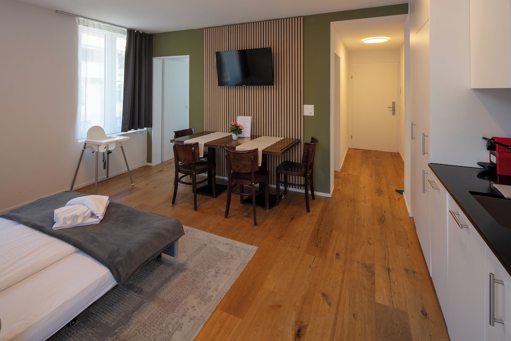 BERG&BERG APARTMENTS-Spiez Self Check-In