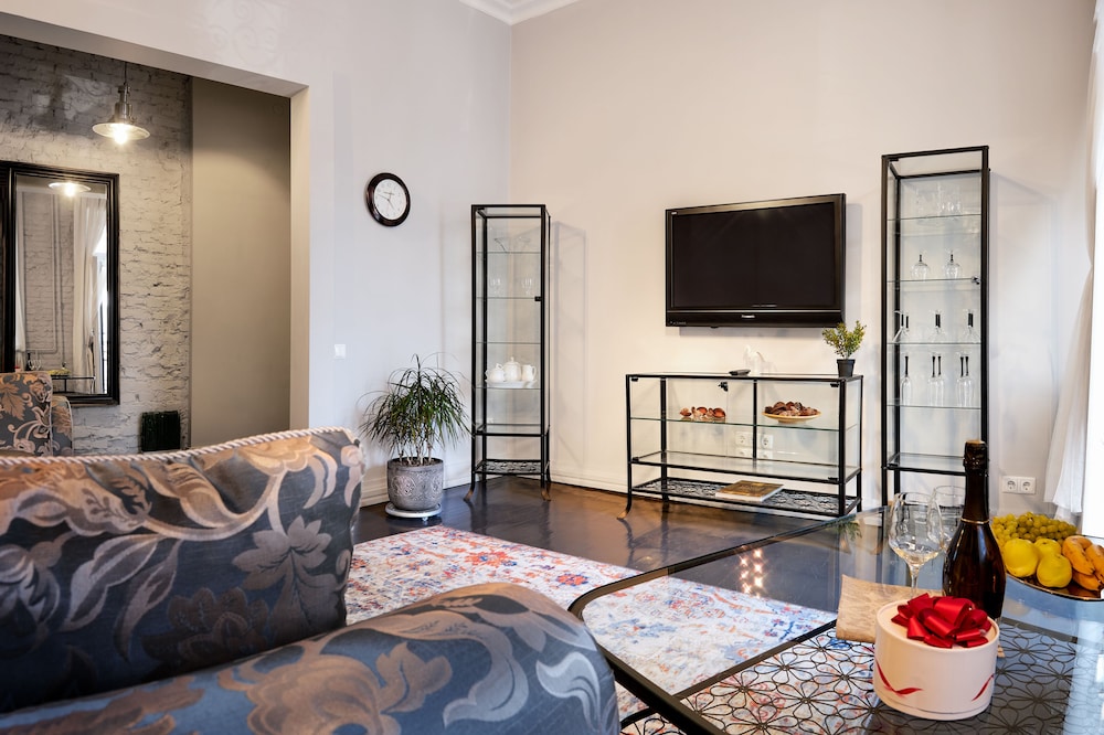 PaulMarie Apartment near Nezavisimosti view 3