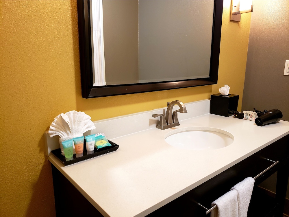 Hotel 1550 - Property Image 1