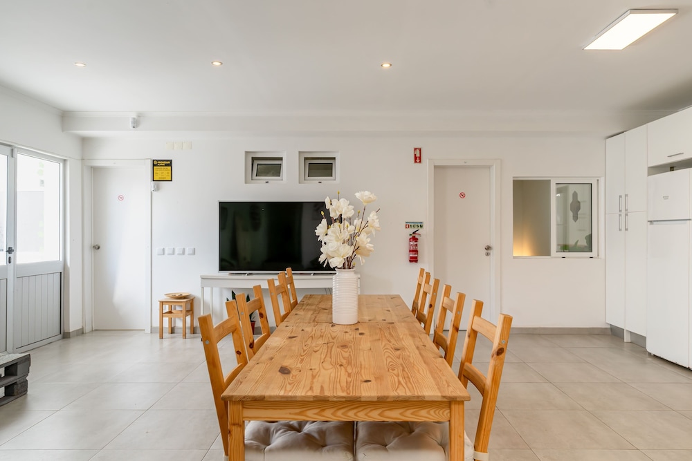 Caparica Poshtel
