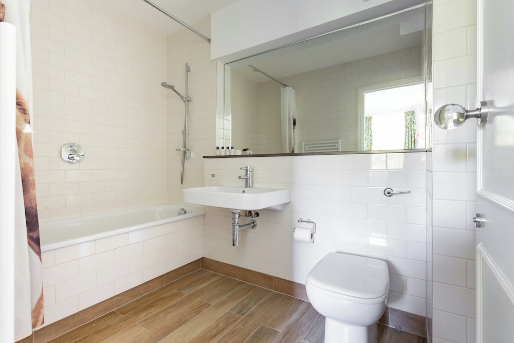 Somerset Square by Onefinestay