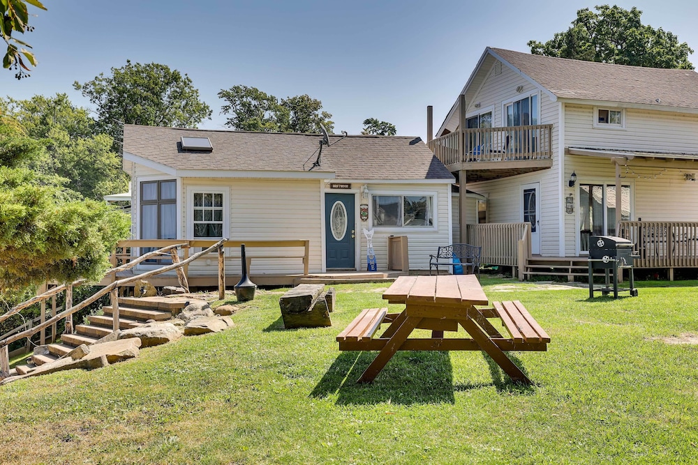 Lakefront Geneva Vacation Rental - Walk to Strip!