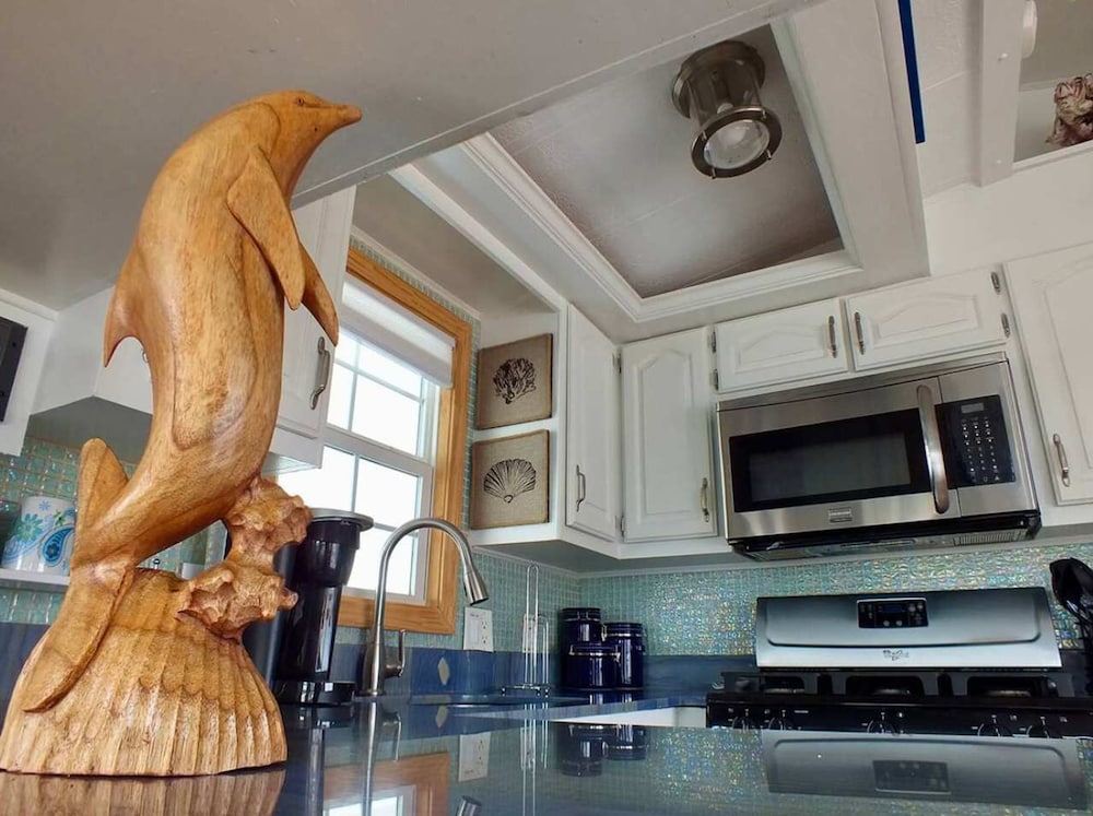 Charming 1BR Getaway in Long Island Village Resort