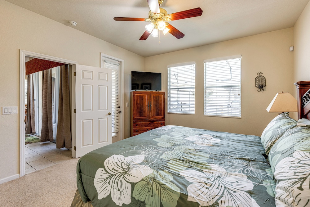 Resort Retreat w/ Outdoor Oasis: 13 Mi to Disney!