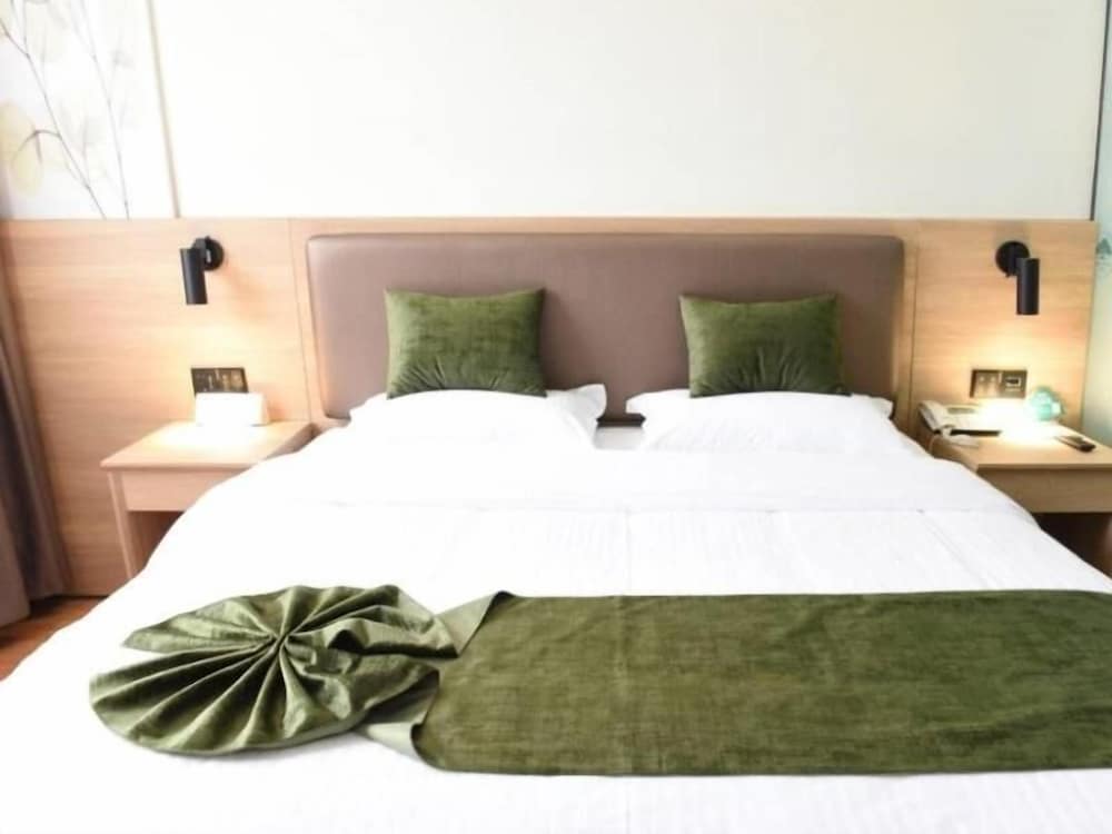 GreenTree Inn Suzhou Zhangjiagang Daxin Town Pingbei Road Express Hotel