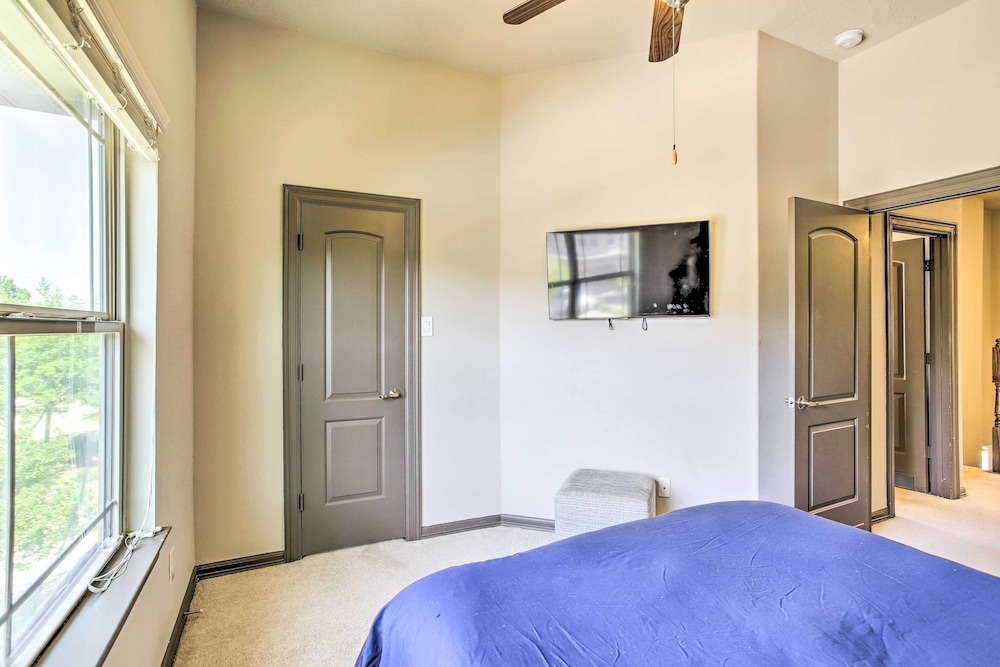 Family-friendly Spring Townhouse w/ Backyard!