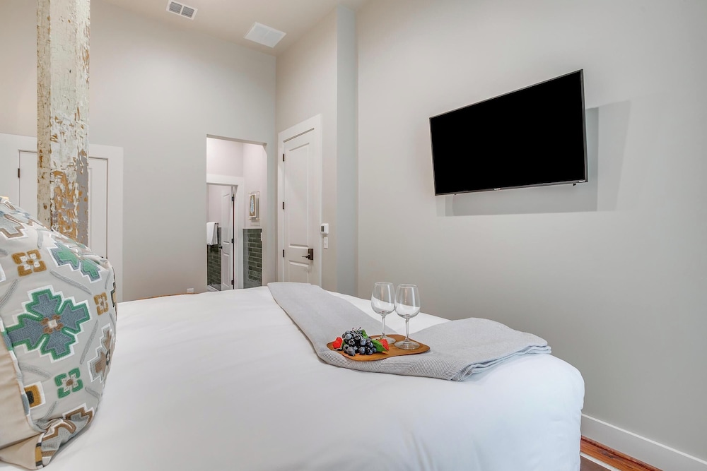 Nutt House Hotel