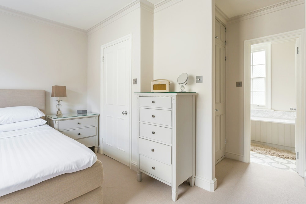 Kinnerton Street by Onefinestay