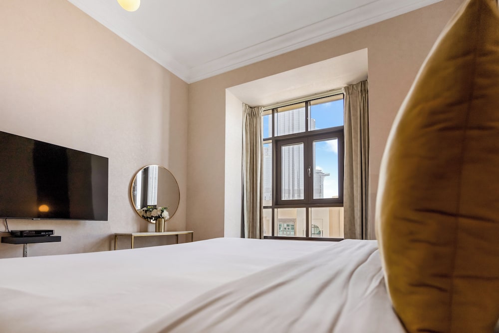 Durrani Homes - Luxe Living at Souk Al Bahar with Burj Khalifa and partial Fountain view
