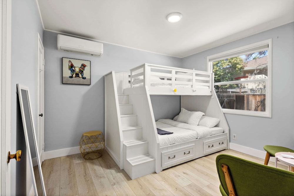 @ Marbella Lane - Spacious 2BR Home Near Westgate
