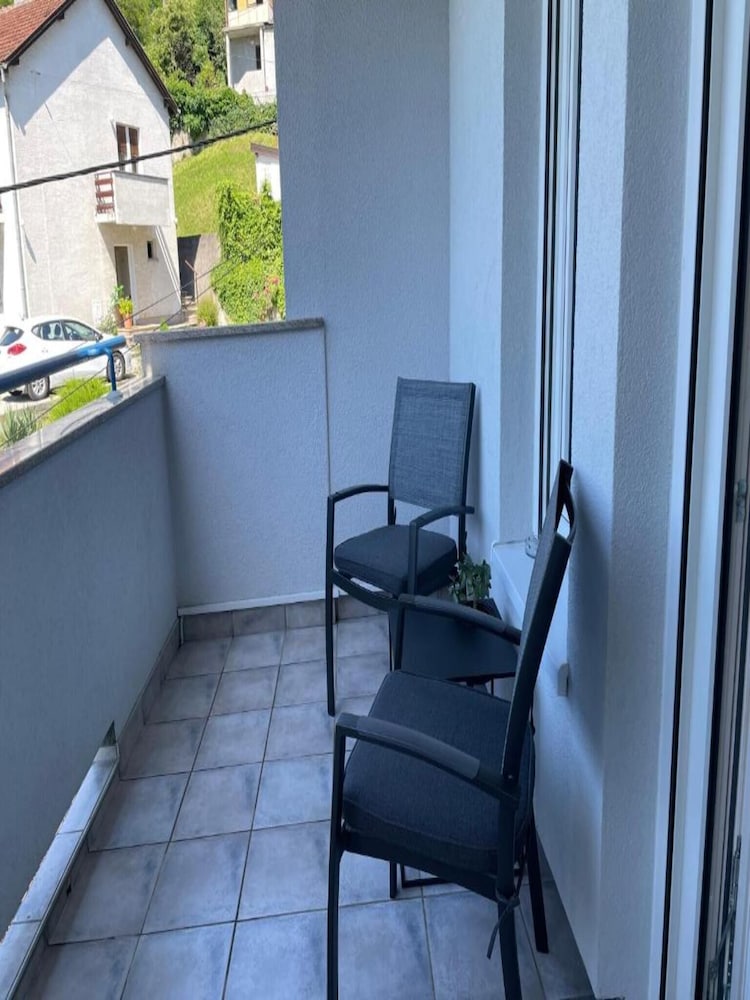Modern & Charming - Free Private Parking