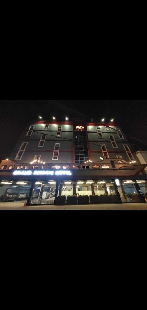 Grand Singgie Hotel