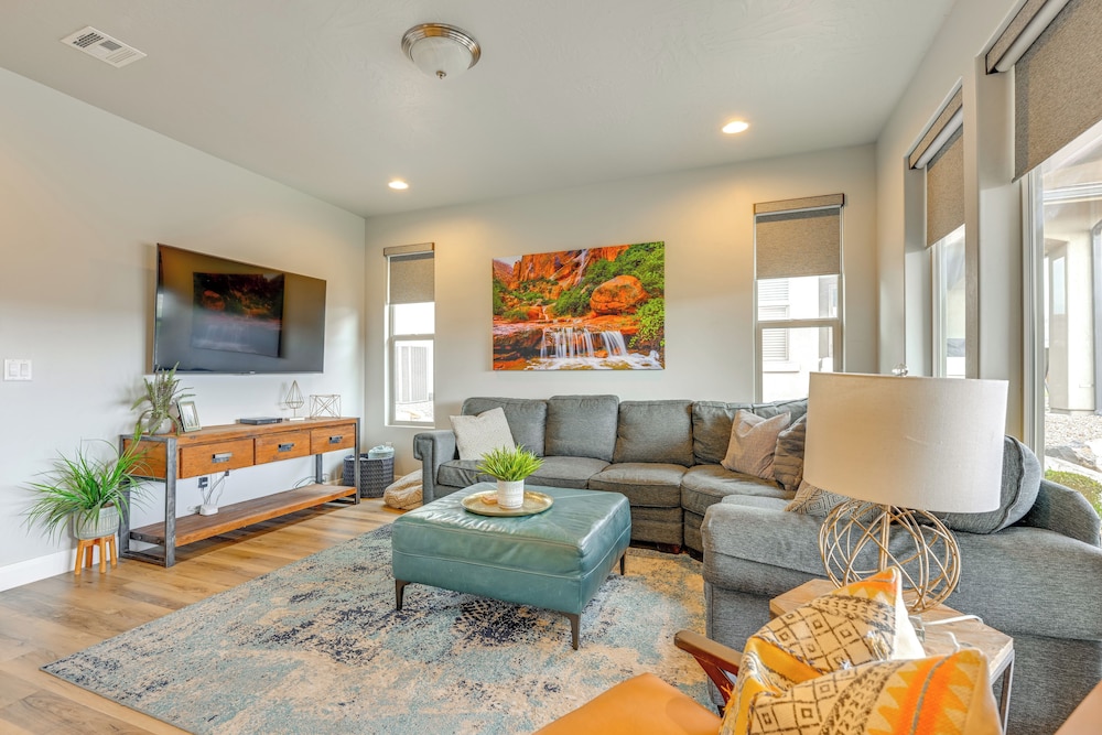 Hike, Bike & Swim: Utah Family Home w/ Mtn Views!