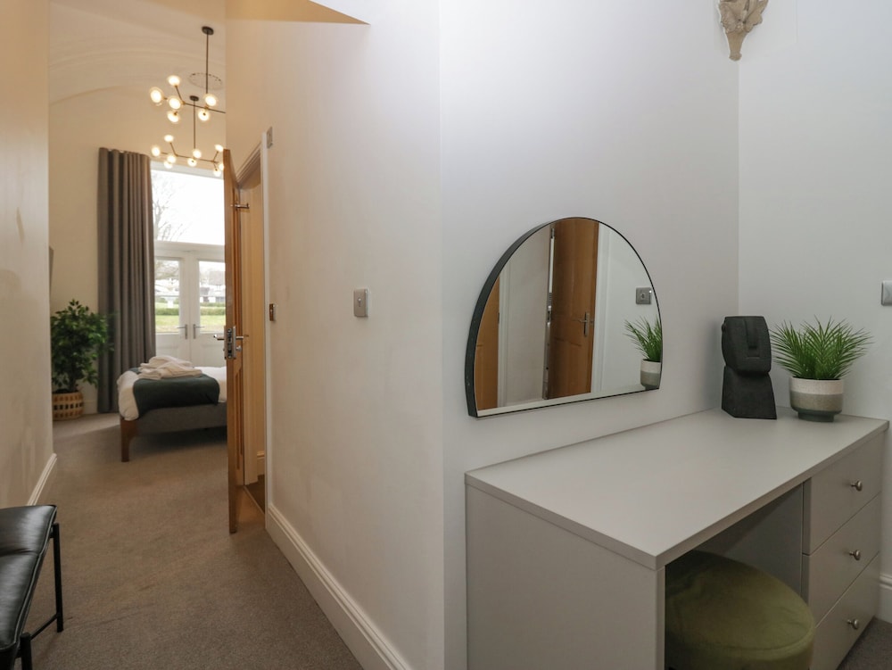 The Myles Suite Stone Cross Mansion