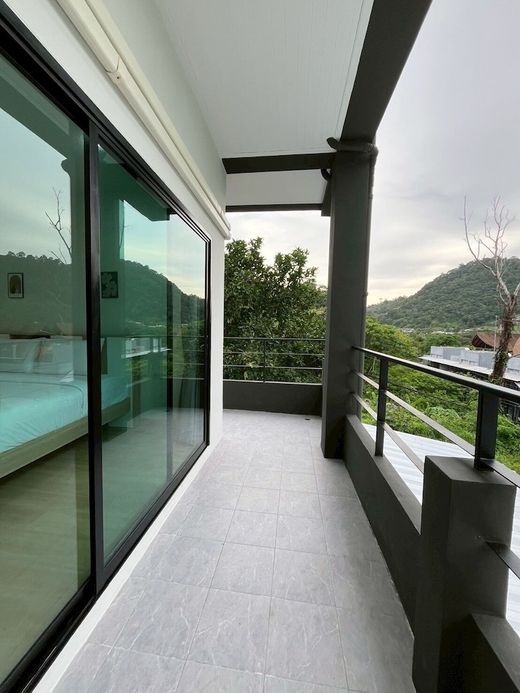 Hill Bay Suites